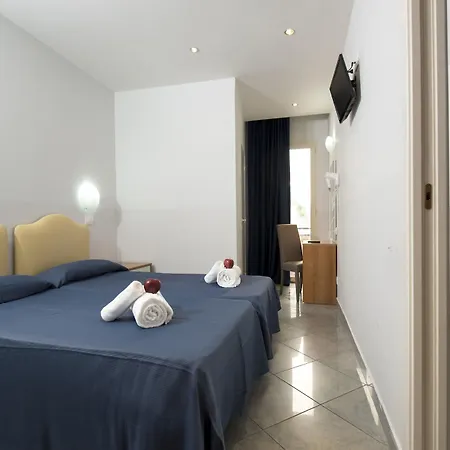 Scarlet Hotel 3*