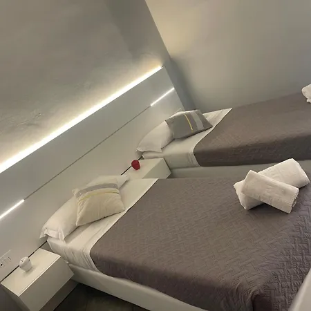 Scarlet 3* Rimini