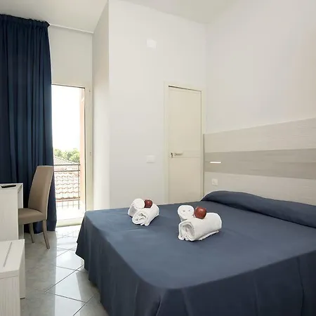 Scarlet 3* Rimini