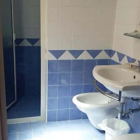 Otel Scarlet 3*