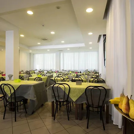 Hotel Scarlet 3*